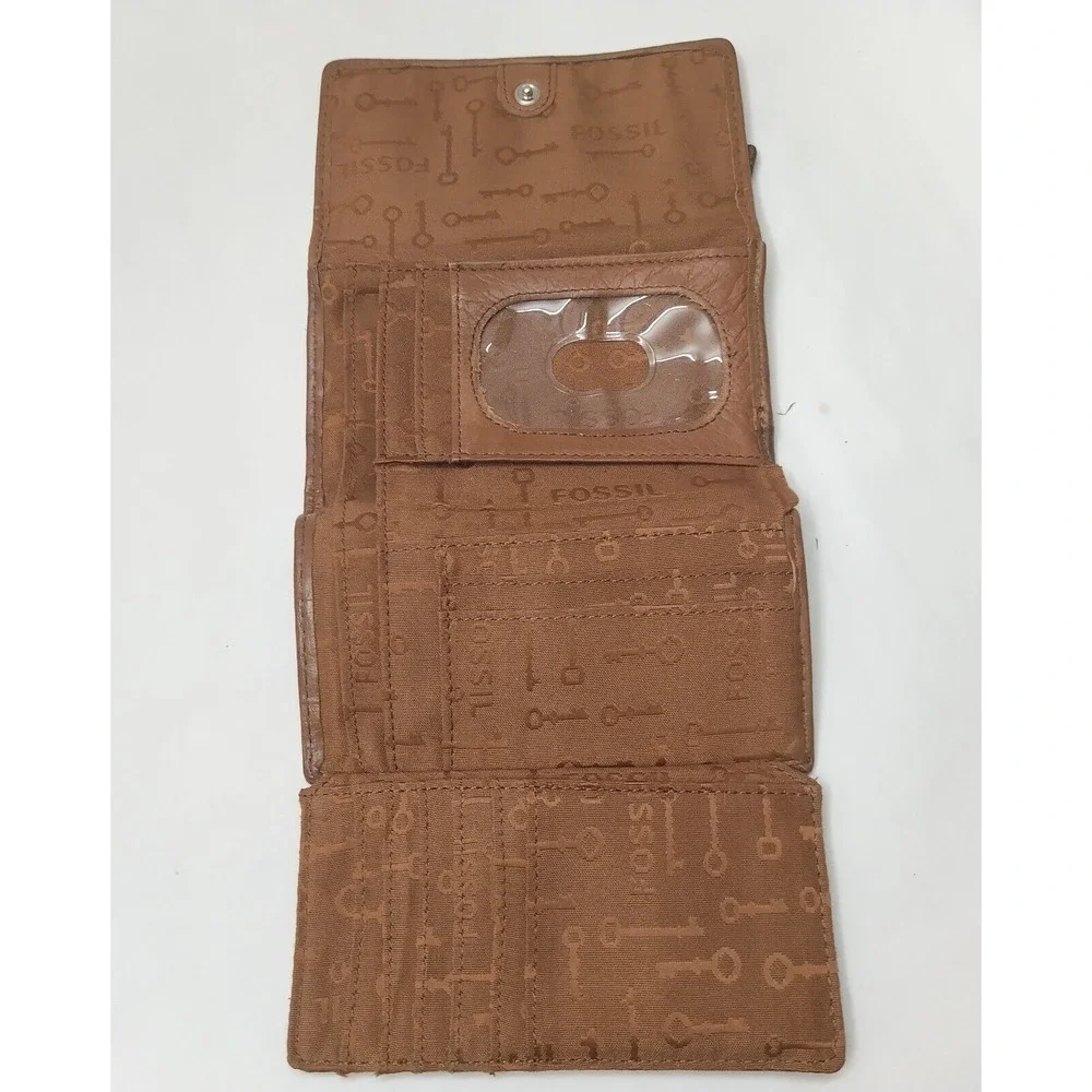 Fossil Brown Leather Credit Card ID Window Trifold Wallet